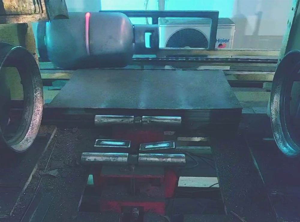Soldadura de costura circular semiautom&aacute;tica de cilindros para la l&iacute;nea de producci&oacute;n de cilindros d