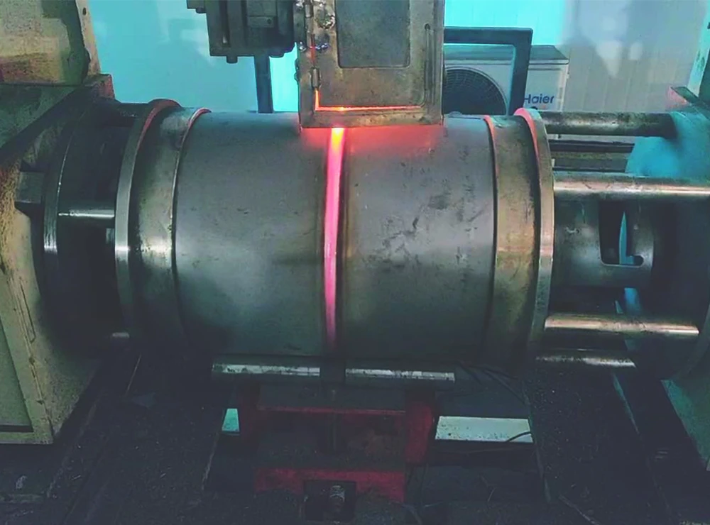 Soldadura de costura circular semiautom&aacute;tica de cilindros para la l&iacute;nea de producci&oacute;n de cilindros d
